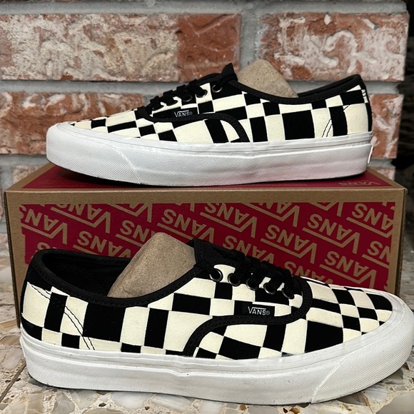 Vans Authentic 44D woven checkered black white suede leather